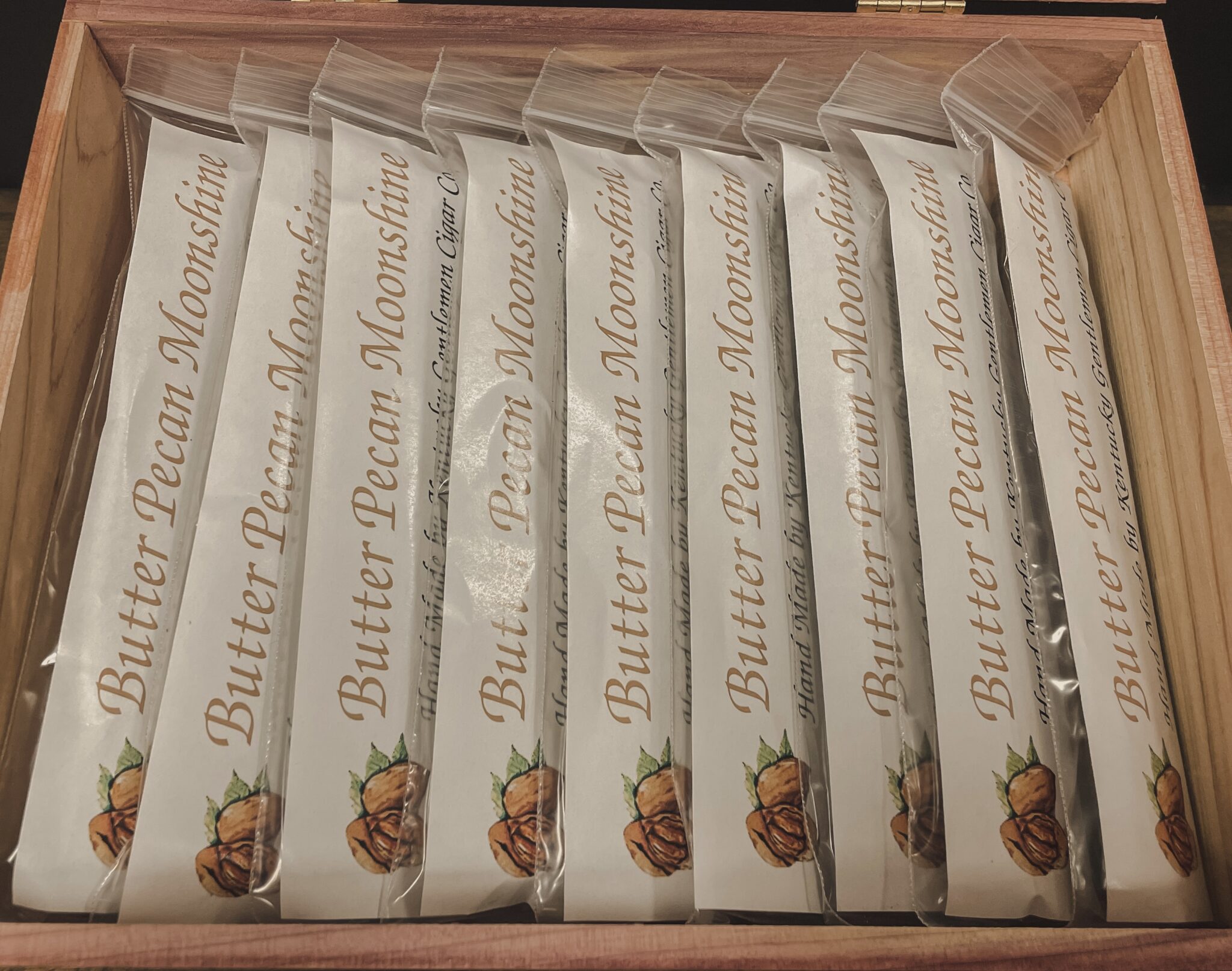 Butter Pecan Moonshine Box of 24 Kentucky Gentlemen Cigars